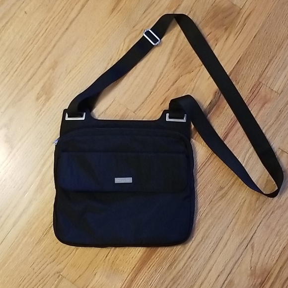 Baggallini Handbags - Baggallini Crossbody EUC